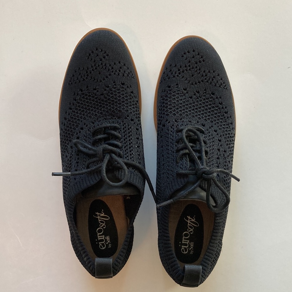 Euro soft black fabric oxfords by Sofft size 7